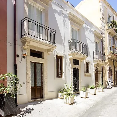 A Ortigia Apartamento *