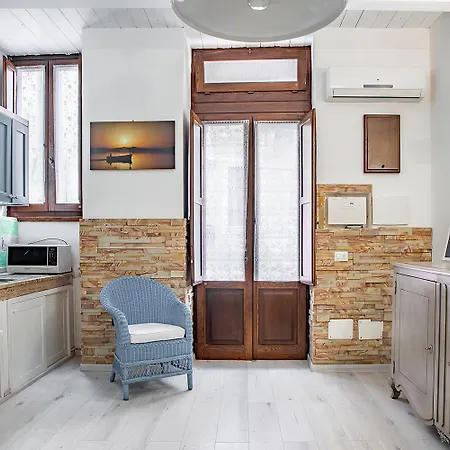 A Ortigia Apartment *